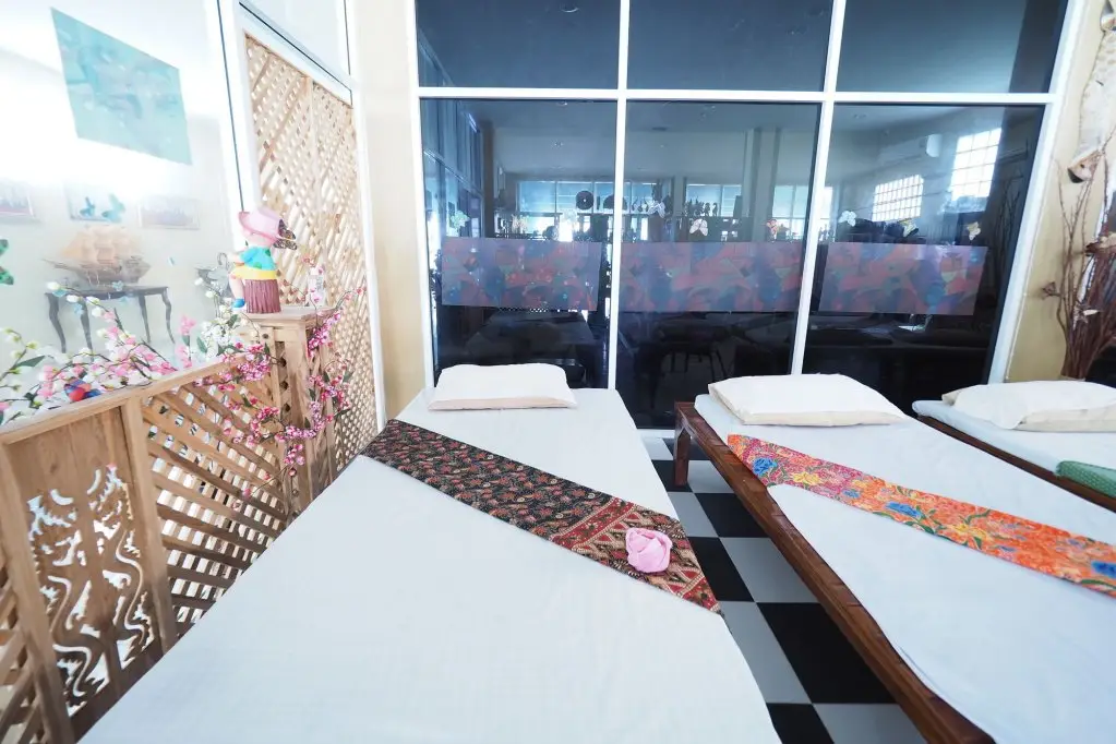 Чаам: Sea Breeze Guest House