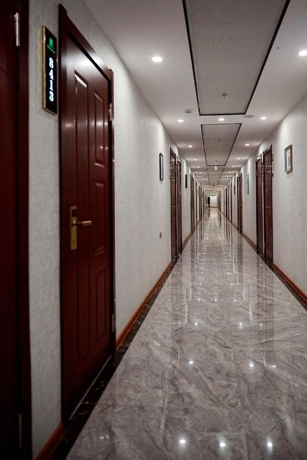 Владивосток: Holiday Hotel