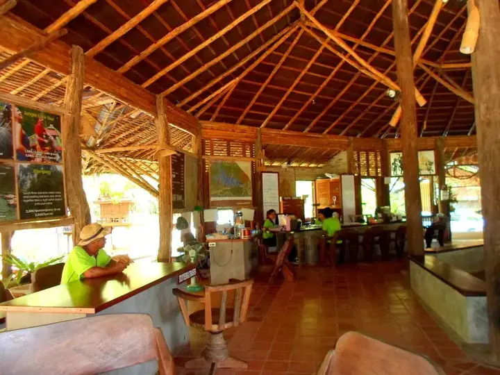 Фаном: The Cliff and River Jungle Resort
