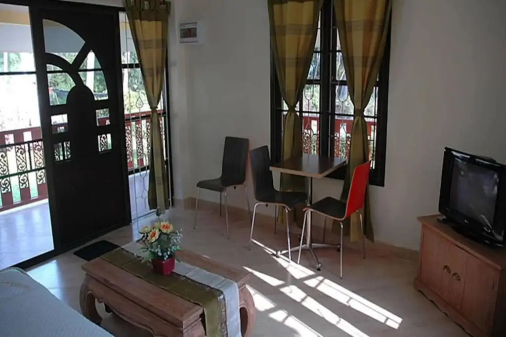 Пхонгпрасан: Apple Bungalows