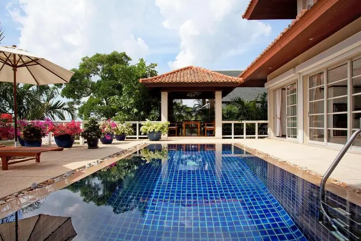 Муанг: Villa Ruedi