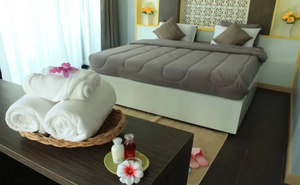 Май-Ай: Saranya River House