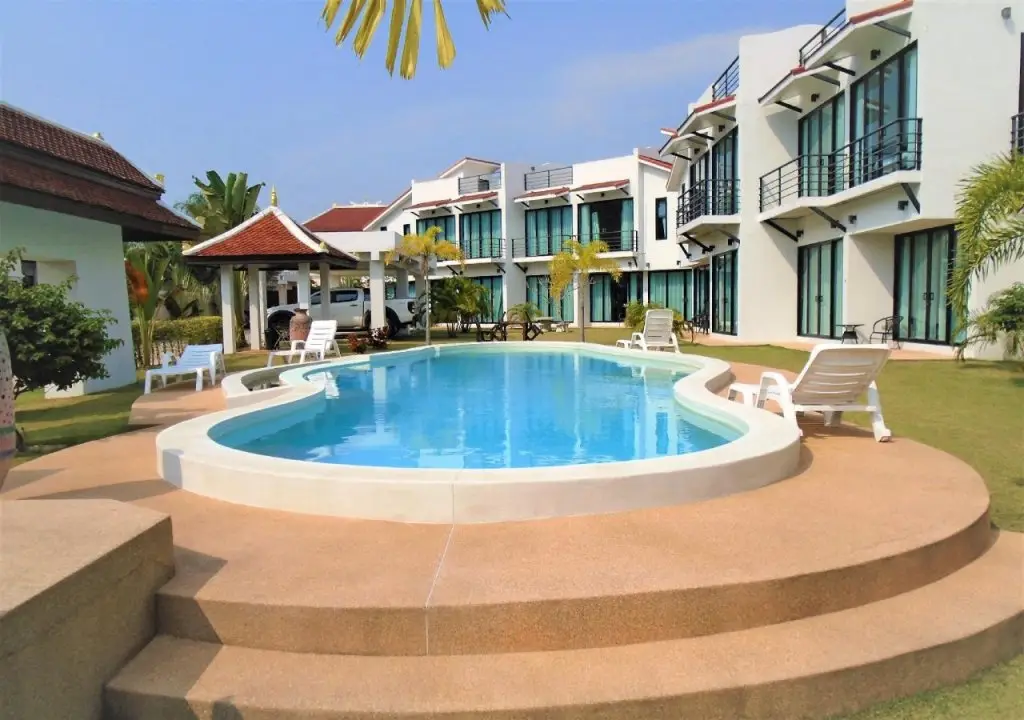Бангламунг: Sunrise Villa Resort