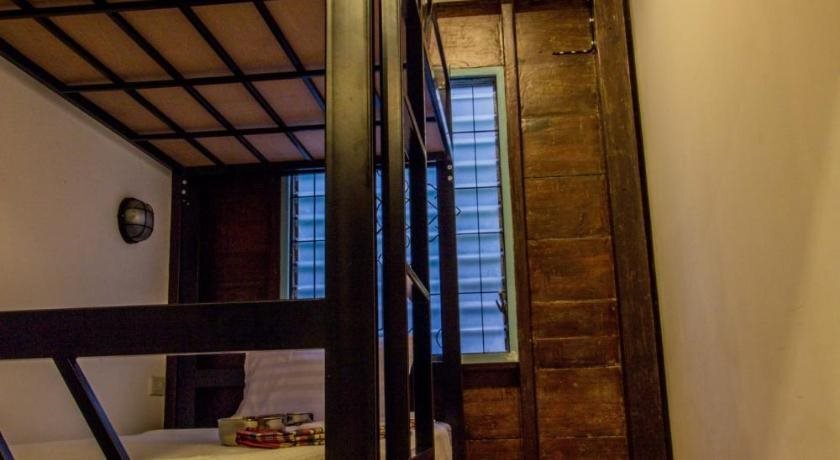 Бангкок: La Moon Hostel