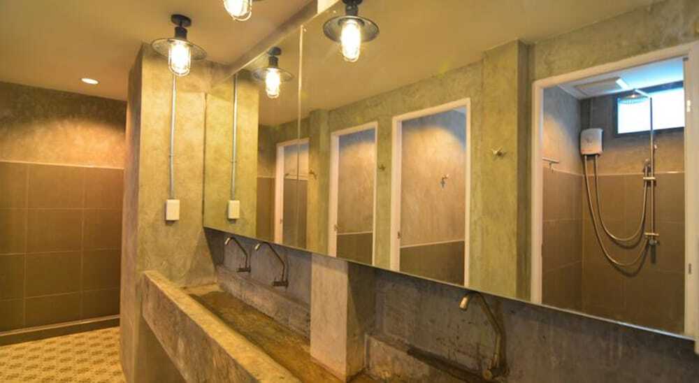 Бангкок: La Moon Hostel