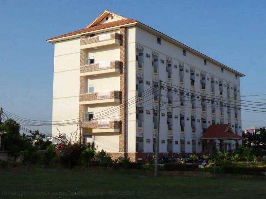Кхонкэн: Ruaengrit Palace