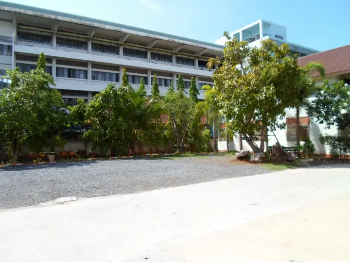 Сураттхани: Papangkorn House