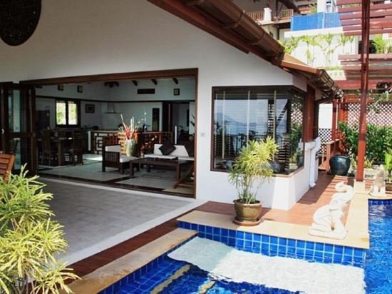 Кату: Villa Suriya