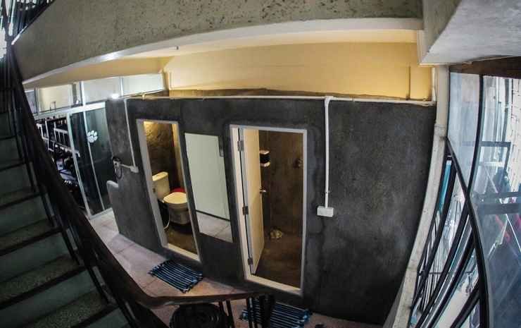 Бангкок: Born Free Hostel - Vista