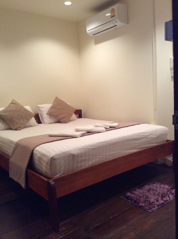 Старая часть Ланты: Shine Talay Guesthouse