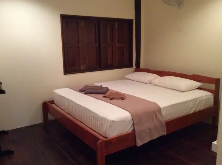 Старая часть Ланты: Shine Talay Guesthouse