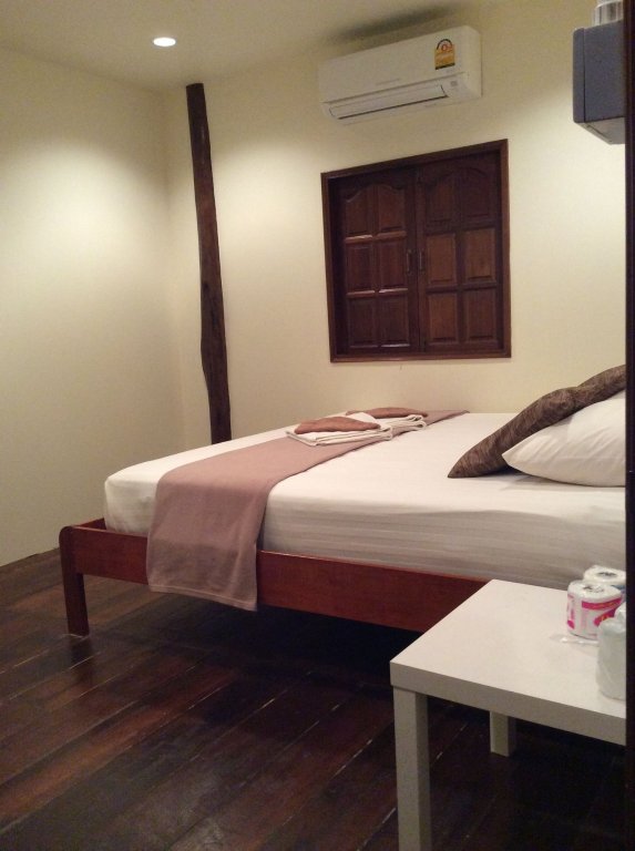 Старая часть Ланты: Shine Talay Guesthouse