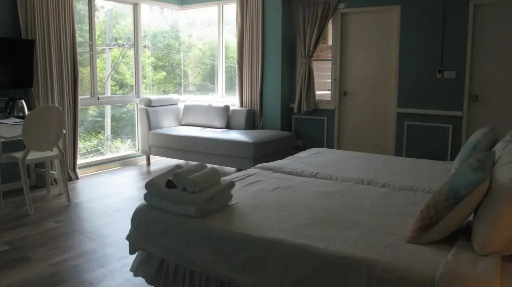 carousel image 4
