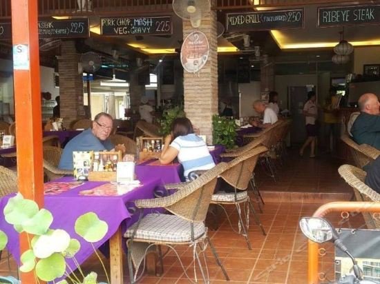 Паттайя: Jollys Hotel and Restaurant
