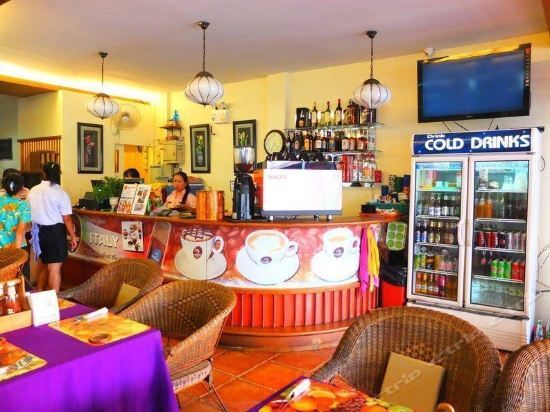 Паттайя: Jollys Hotel and Restaurant