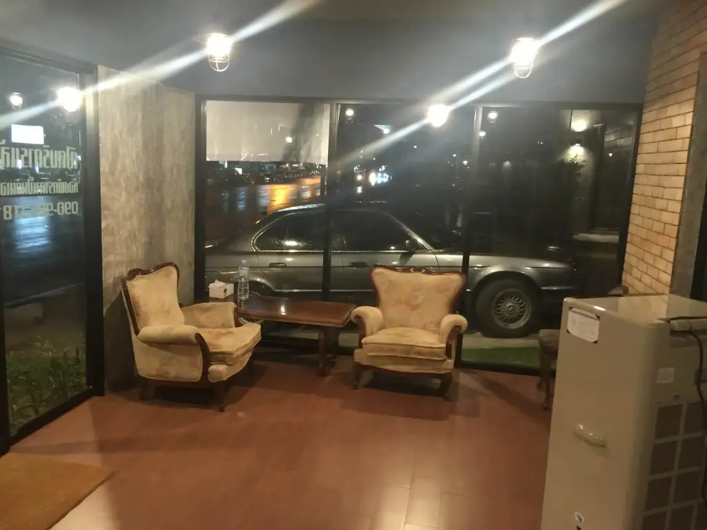 Чонбури: One Beat Vintage & Bistro