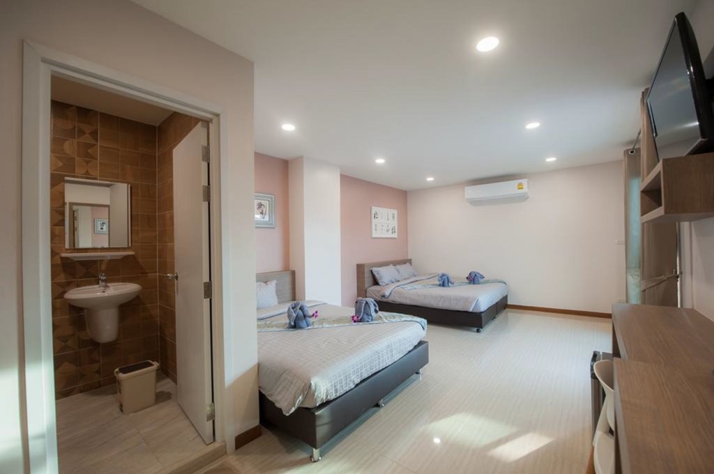 Бангкок: The Moon Night Hotel