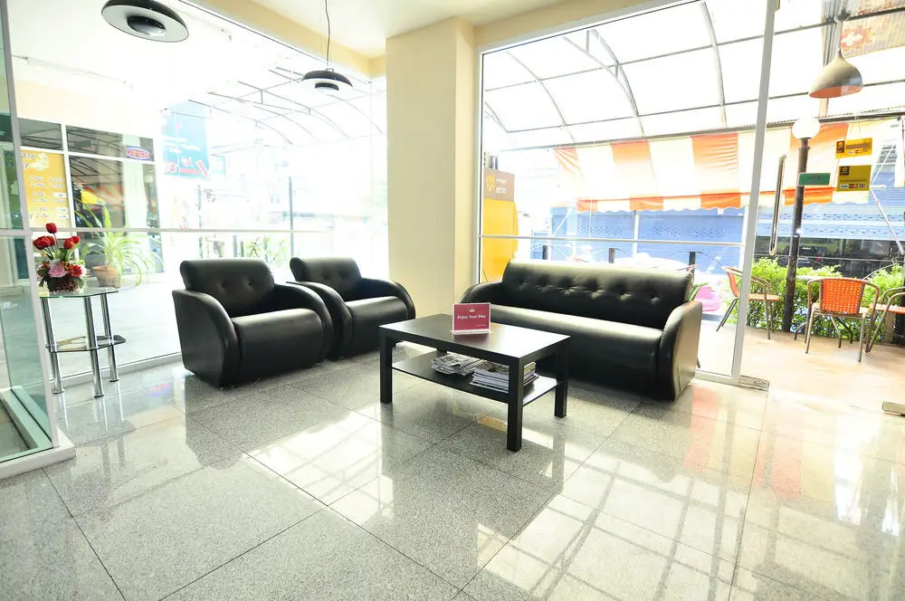 Бангкок: ZEN Rooms Aryan Suites