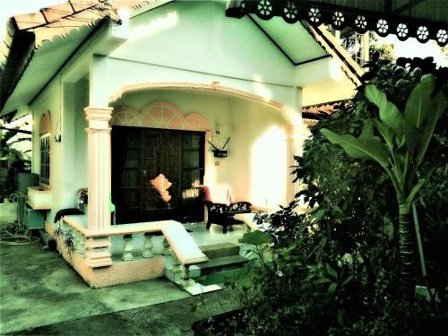Кату: Villa Arunsi Patong