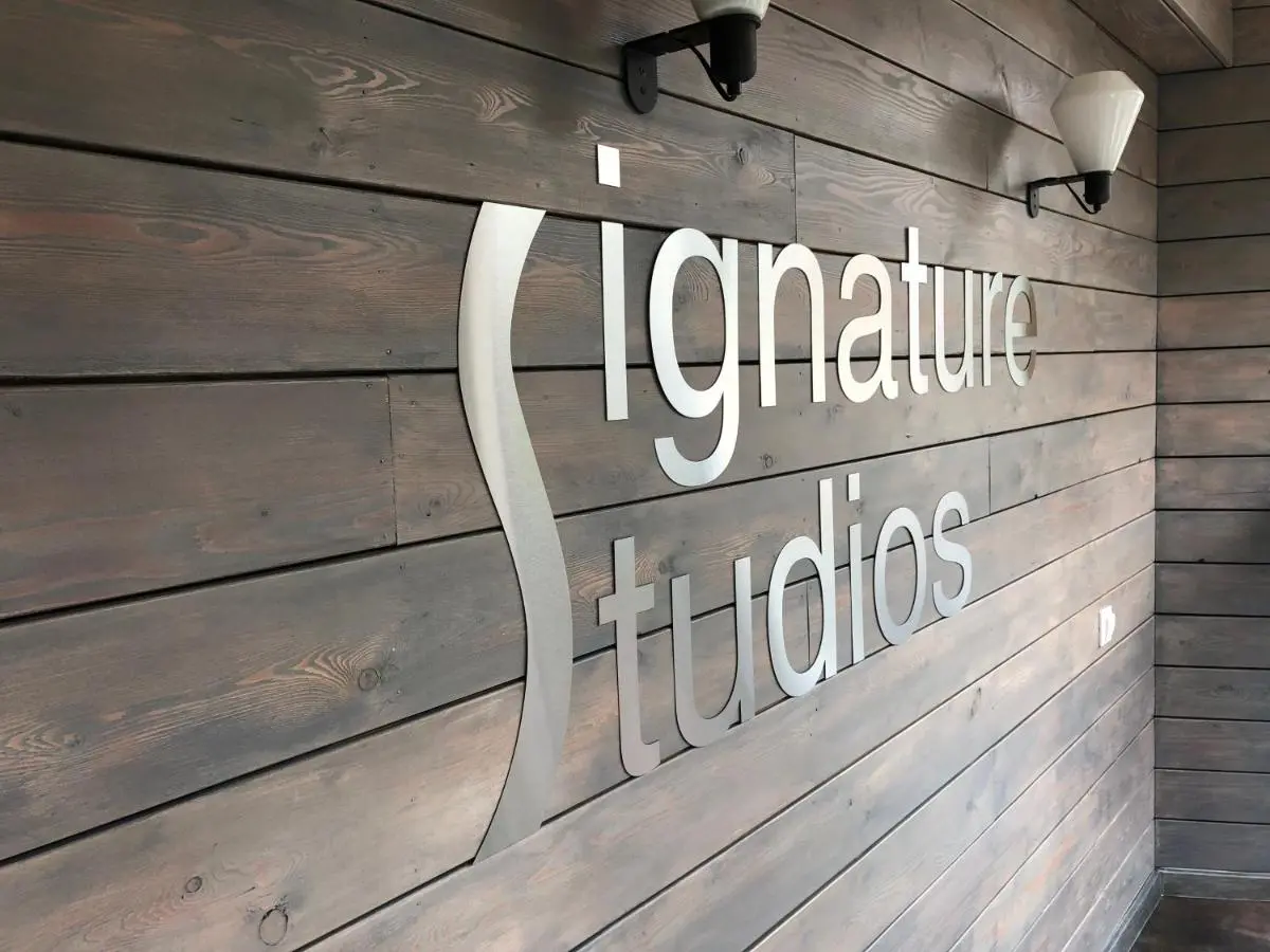 Владивосток: Signature Studios