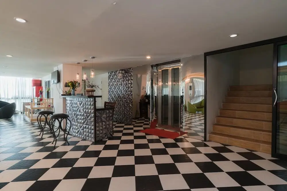 Кату: GoldStone Residency Patong , Phuket