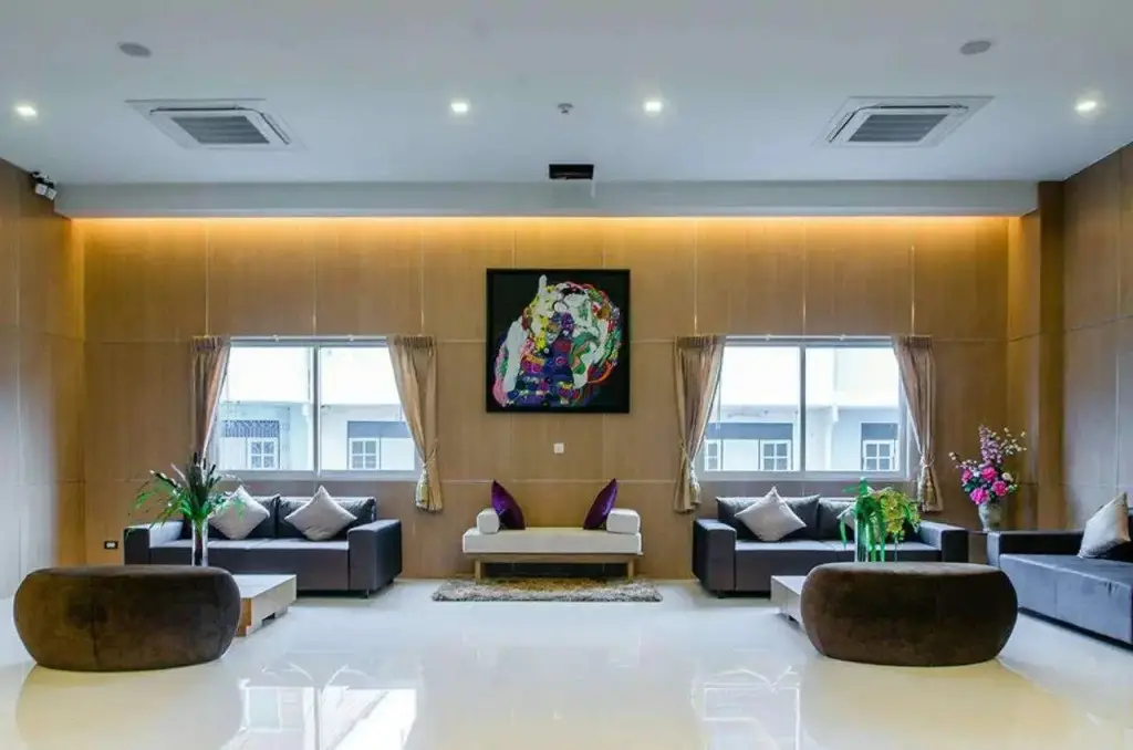 Накхонсаван: 42C The Chic Hotel