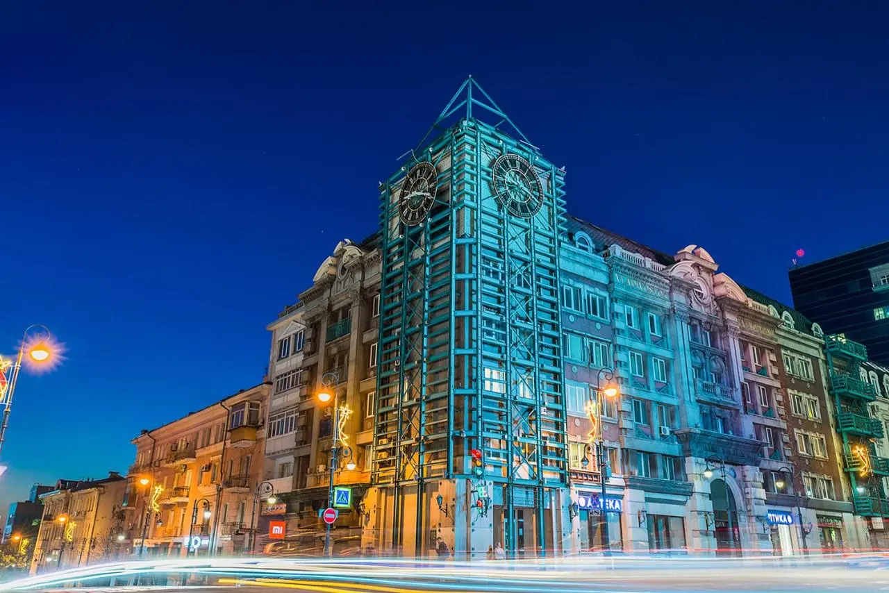 Владивосток: HOUSE WITH CLOCK IN THE CENTER OF VLADIVOSTOK