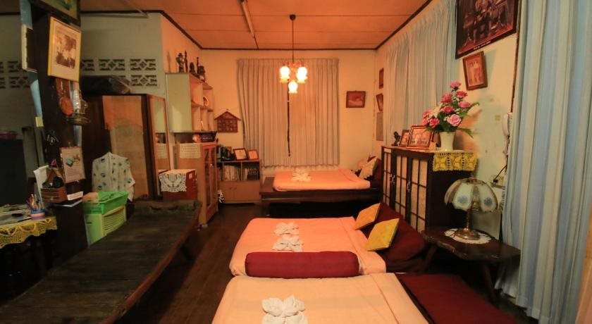 Бури Рам: Norachan Guesthouse - female only