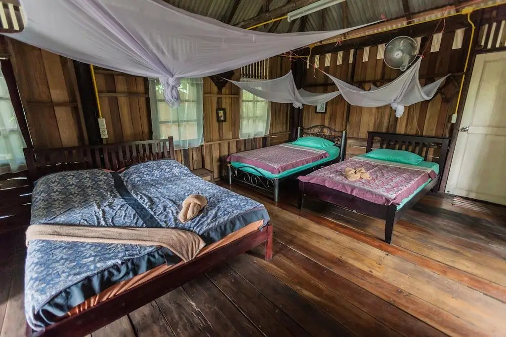 Фаном: Monkey Mansion Jungalows and Tours