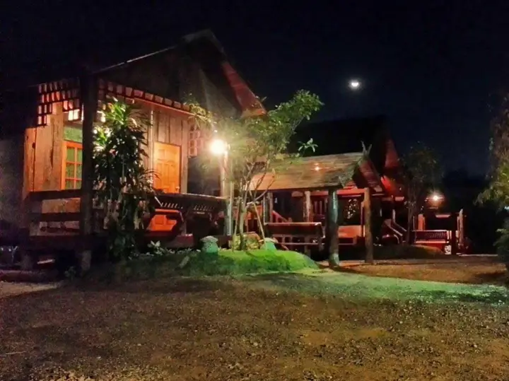 Лопбури: Shongthai&Maimhon