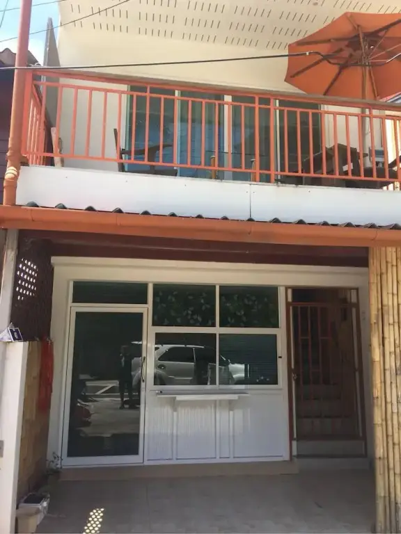 Муанг: PCR Kata Guesthouse