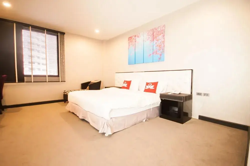 ZEN Premium Sukhumvit 33 — фото 1