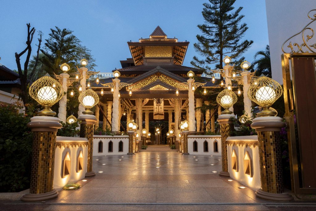 Quality Beach Resorts and Spa Patong — фото 1