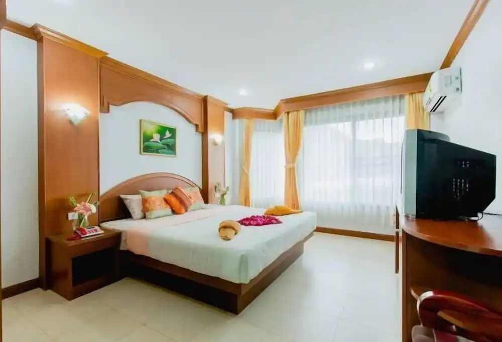 Кату: R K Guesthouse