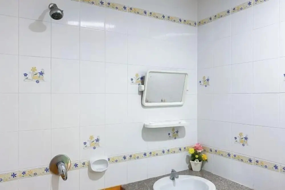 Кату: R K Guesthouse