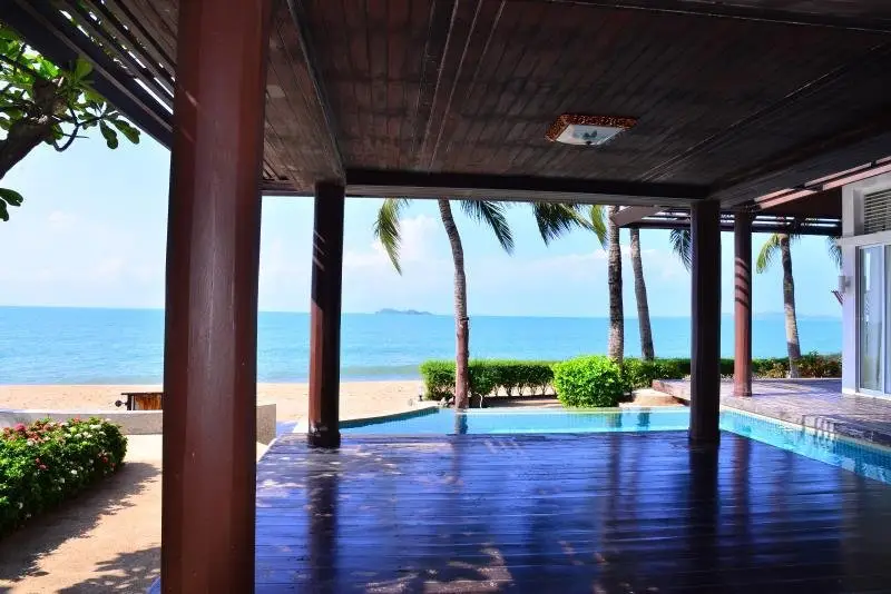 Чакпхонг: The Beach House