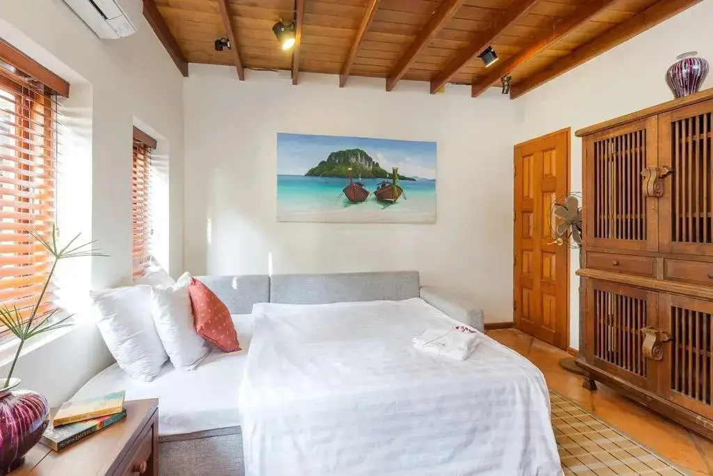 Кату: Kalim Beach House