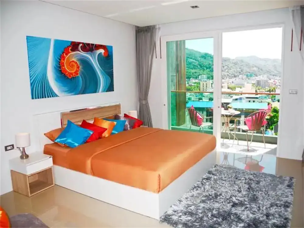 Кату: Emerald Patong Studio