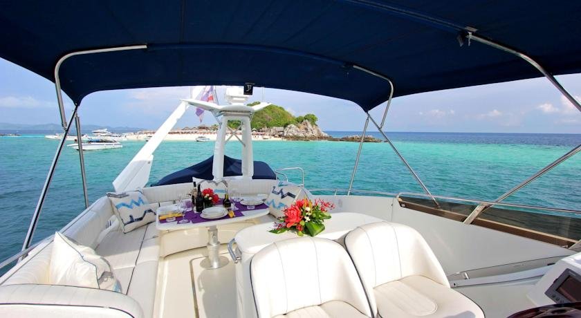 Муанг: Luxury Yacht IR1311