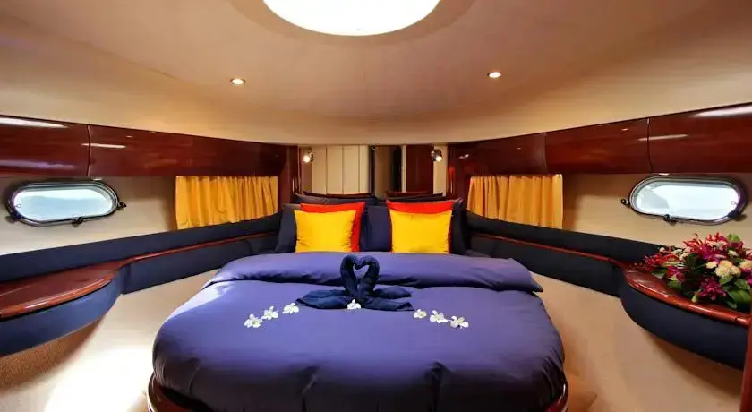 Муанг: Luxury Yacht IR1311