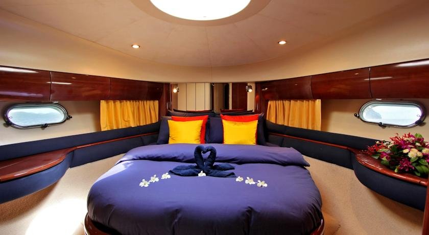 Муанг: Luxury Yacht IR1311