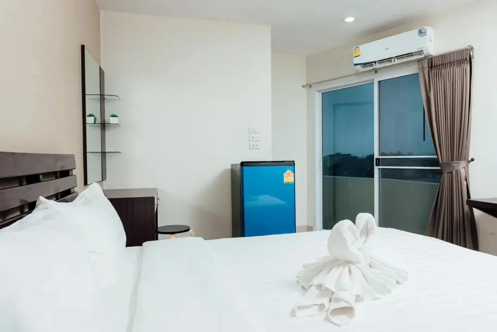 Хатъяй: Corner One Residence
