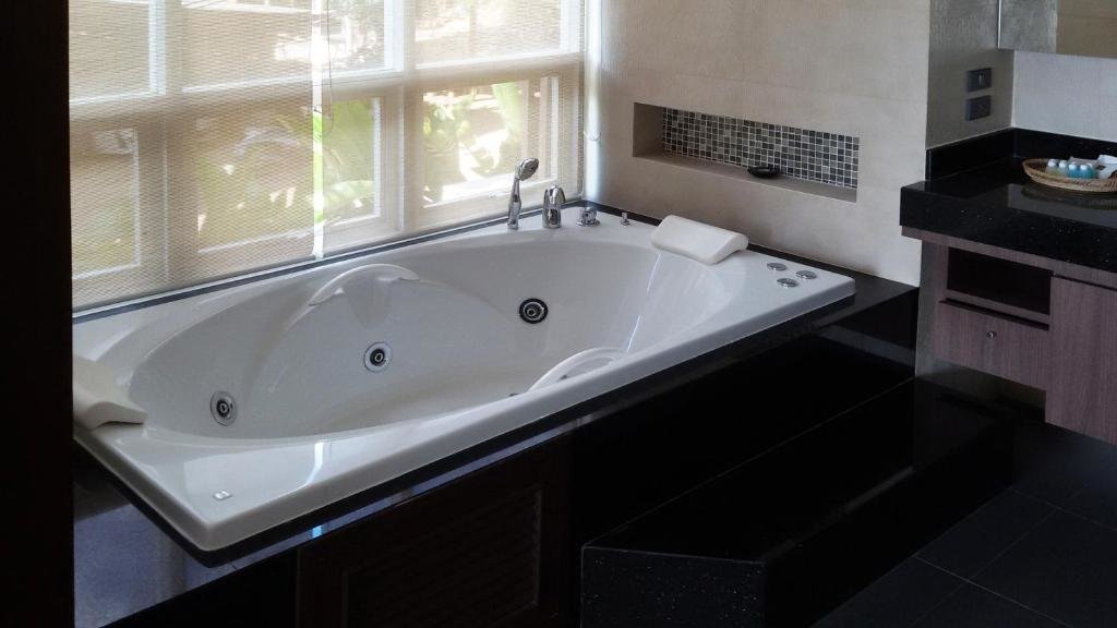 Муанг: Karon Suite Apartment