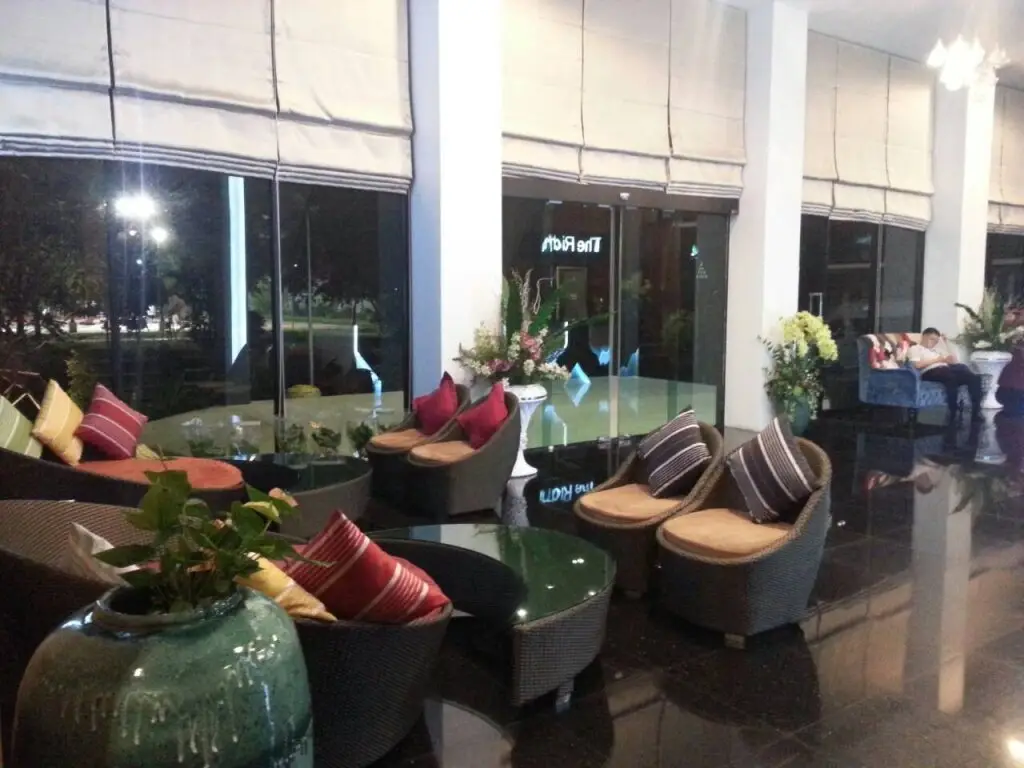Варин-Чамрап: The Rich Hotel Ubonrachatani