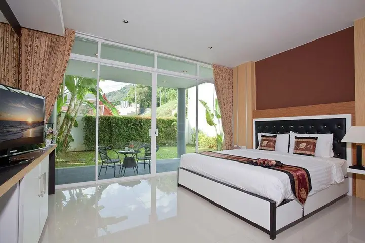Муанг: Kata Horizon Villa B2