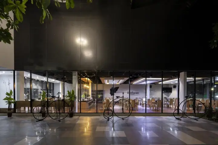 Араньяпратхет: The VELO'S hotel and BMX pump track (SHA Extra Plus)
