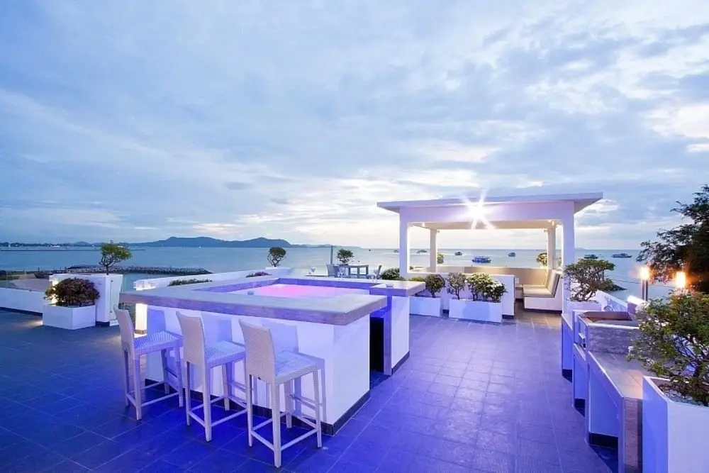 На Чом Тхиан: Luxury 5 Star Beach Villa 8 Bedrooms