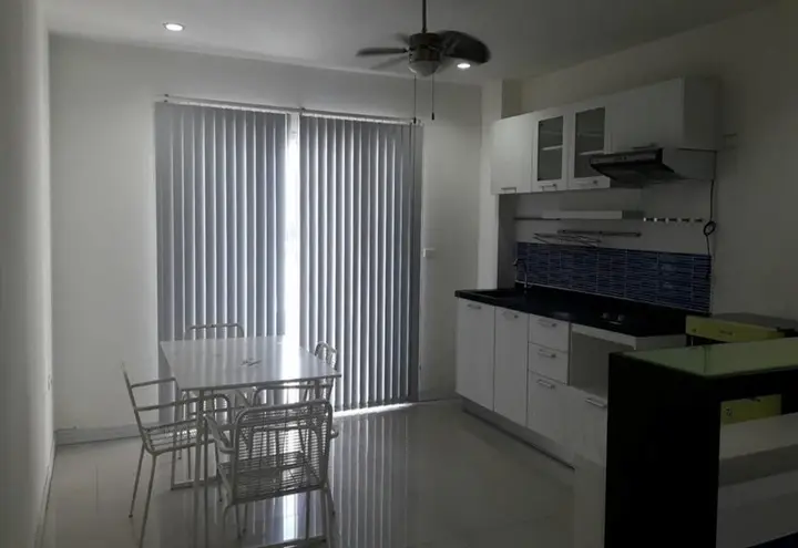 Чиангмай: The Y House