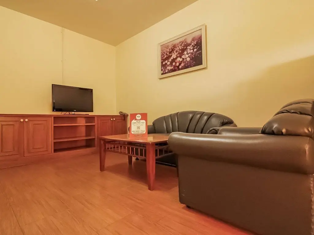 Бангкок: 席娜卡琳拉玛苏安隆奈达酒店(Nida Rooms Srinakarin Rama Suan Luang)