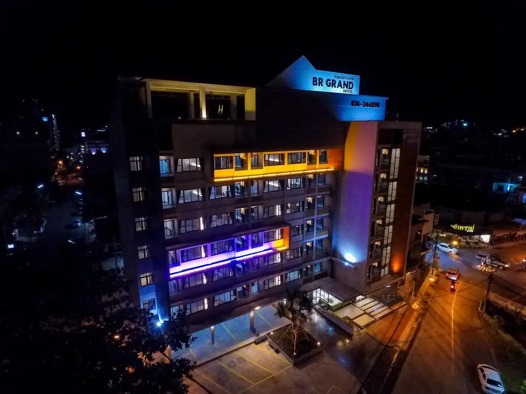 Хатъяй: BR Grand Hotel